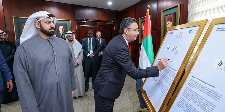 إصدار طابع بريد تذكاريًّا بمناسبة مرور خمسين عامًا على تأسيس العلاقات المصرية الإماراتية